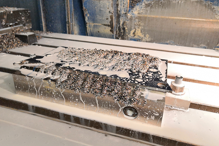 Použití magnetického upínače Neomill Compact