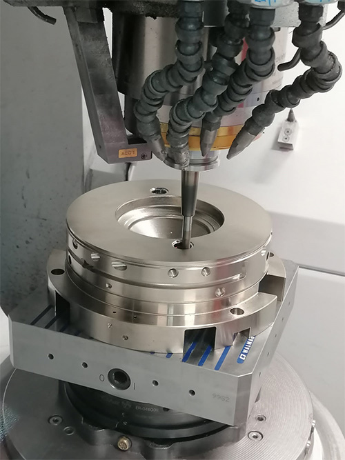 Použití magnetického upínače Neomill Compact paleta